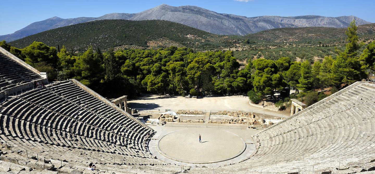 photo dune représentation de théâtre grec